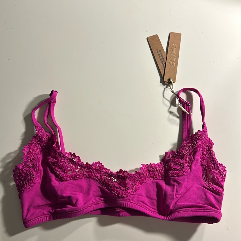 SKIMS Pink Lace Scoop Bralette